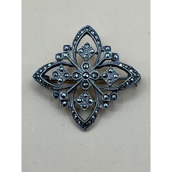 Vintage 925 Sterling Brooch Pin 4 Leaf Flower Sparkling - Picture 1 of 4
